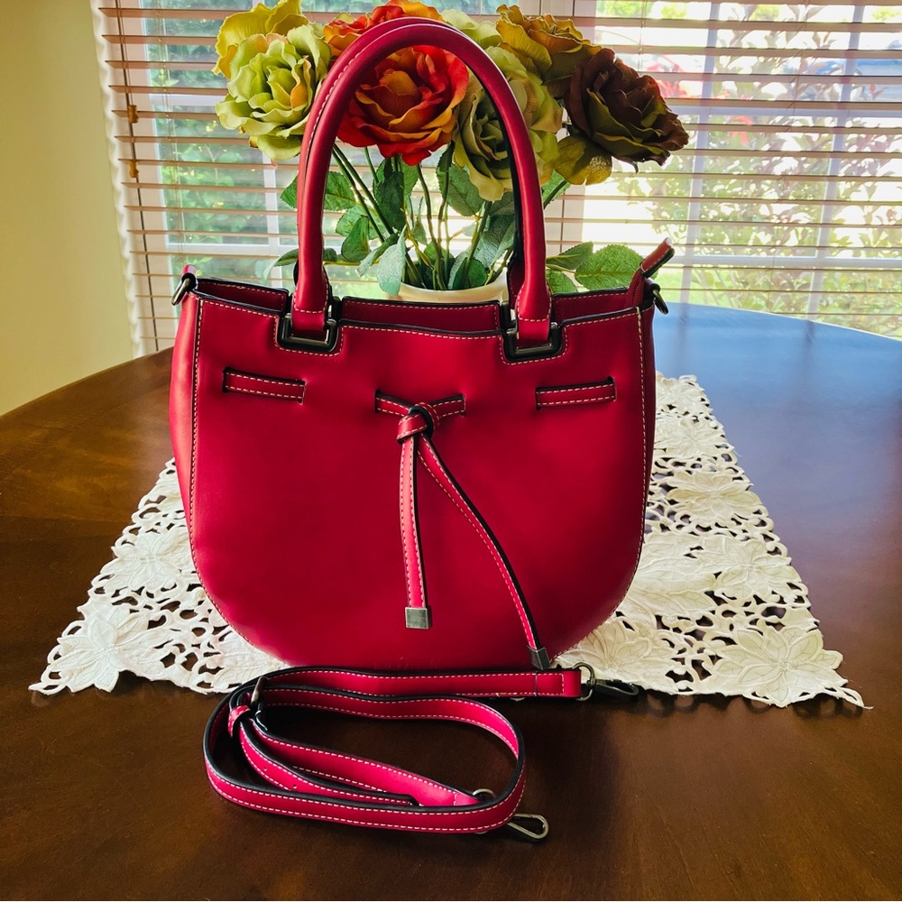 NWOT Simply Noelle bag  W 12”/H 10”/D4”.